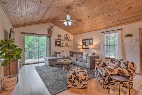 Lush Garfield Cabin with Community Pool and Lake! in Garfield, USA