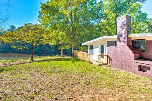Quiet Atlanta Getaway - 16 Mi to Downtown! in Sandtown-Délkelet-Atlanta