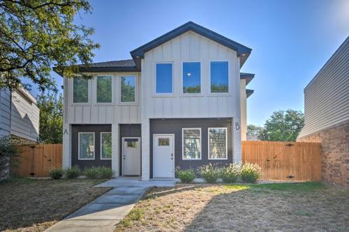 Bright Amarillo Townhome Near Parks and Town!