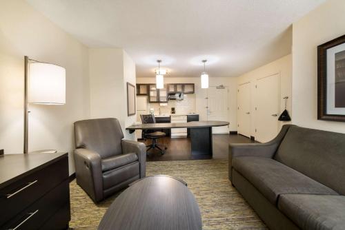 Sonesta Simply Suites Hampton in Hampton, USA