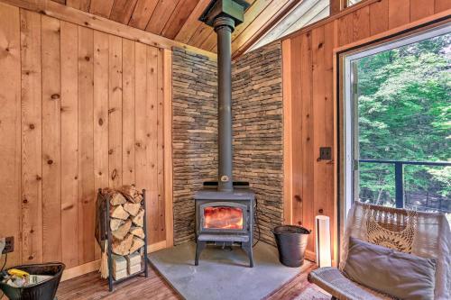 High Falls Restorative Cabin in the Woods!