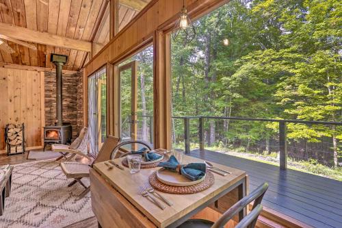 High Falls Restorative Cabin in the Woods!