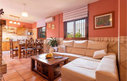 Beautiful home in Humilladero with WiFi, 1 Bedrooms and Outdoor swimming pool in Humilladero