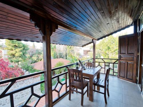 room detail thumbnail 1