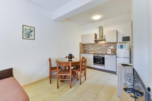 Two-Bedroom Apartment with Terrace image 3