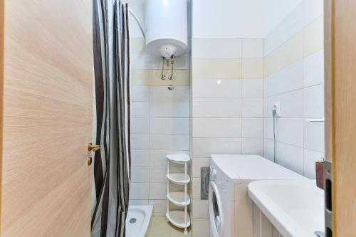 Two-Bedroom Apartment with Terrace image 6
