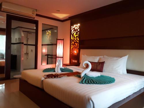 2 double beds