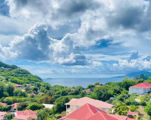 Skats, Ti karet - Charmant logement avec Jacuzzi et vue mer in Terdeo