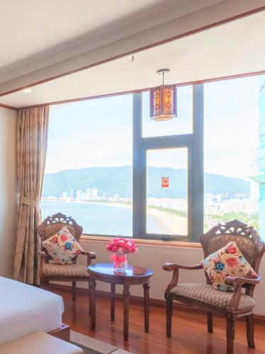 Huong Viet Hotel Quy Nhon - Beachfront