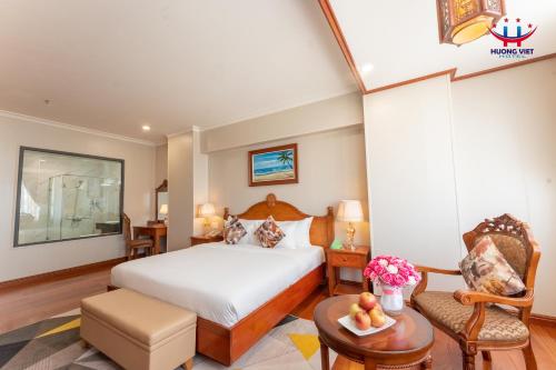 Huong Viet Hotel Quy Nhon - Beachfront