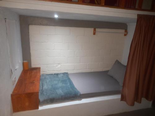 4 twin beds
