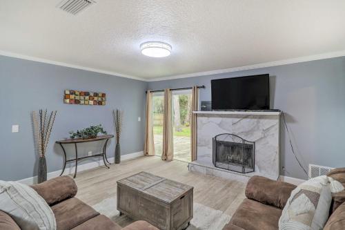 Spacious Jacksonville House with Gas Grill!, Jacksonville