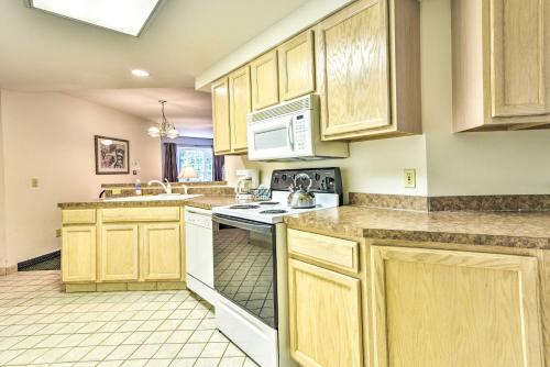 Step-Free Pigeon Retreat Close to Lake Huron! in Pigeon, USA