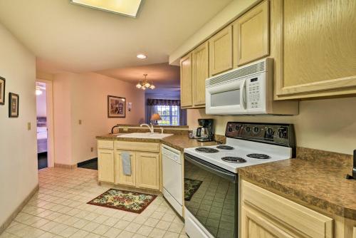 Michigan Condo Heated Indoor Community Pool!