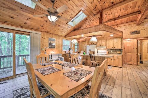 Cozy Lake Toxaway Cabin with Fire Pit and Grill! in Lake Toxaway, USA