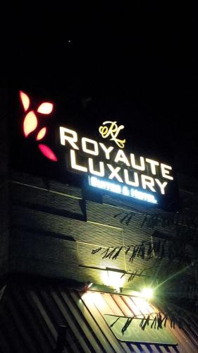 B&B Lahore - Royaute Luxury Suites and Hotel Gulberg Lahore - Bed and Breakfast Lahore