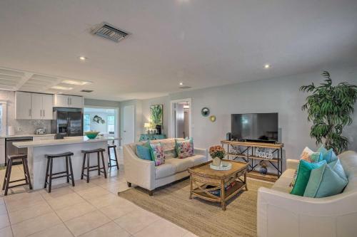 Dog-Friendly Jensen Beach Home Less Than 3 Mi to Ocean! in Jensen Beach, USA