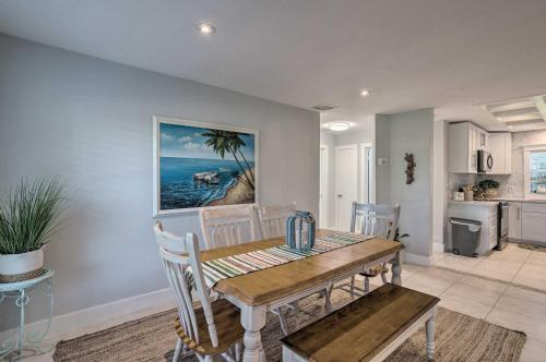 Dog-Friendly Jensen Beach Home Less Than 3 Mi to Ocean! in Jensen Beach, USA