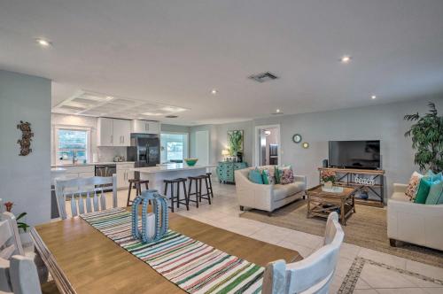 Dog-Friendly Jensen Beach Home Less Than 3 Mi to Ocean! in Jensen Beach, USA