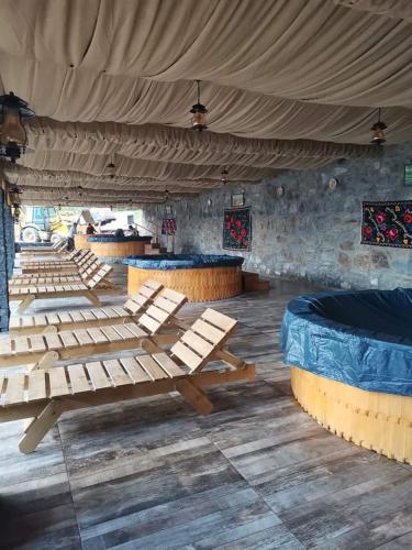 Pezsgőfürdő, Pensiunea Valea Branzei in Oncesti