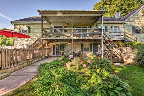 New Holland Apartment with Patio, Deck and Pool