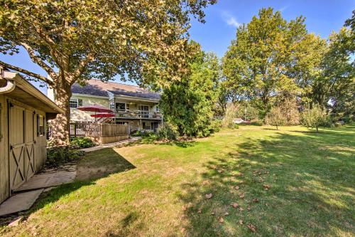 Amish Country Apartment with Cozy Fireplace! in New Holland