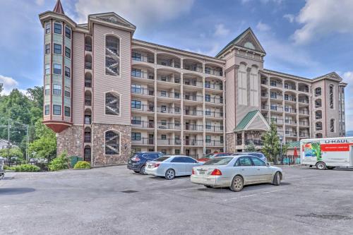 Gatlinburg Condo about 2 Mi to Smoky Mountains! in Gatlinburg (TN)