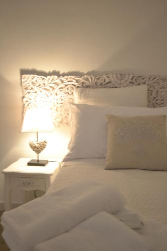 Twin Room image 10