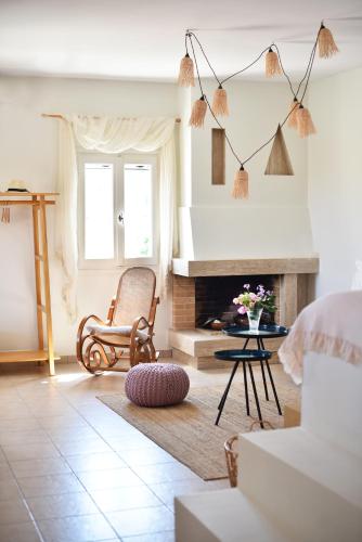 Angeliki House by Elefthia Syros - Syros