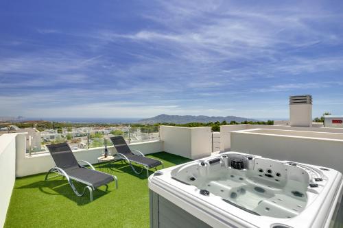 Villa Blanka, amazing villa with Hot tube & heated pool in Polop, Alicante