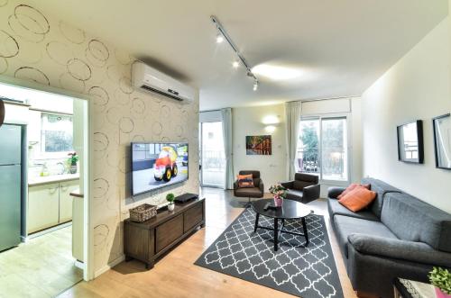 โซโคลอฟ 35 - บูทิก อพาร์ตเมนต์ บายเดอะซี (Sokolov 35 - Boutique Apartments by the sea) in นาฮารียา