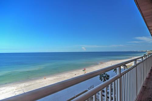Beachfront St Petersburg Condo with Community Pool! in St Pete Beach, USA