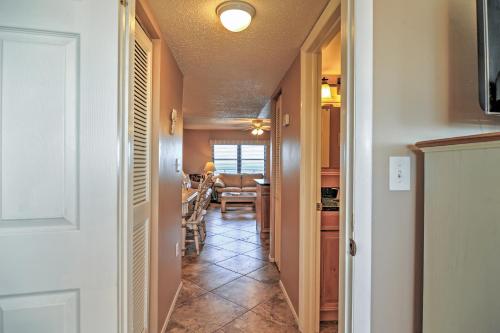 Beachfront St Petersburg Condo with Community Pool!