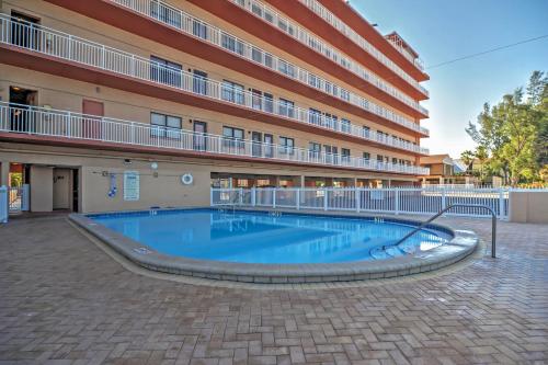 Beachfront St Petersburg Condo with Community Pool!