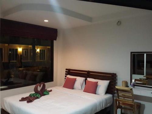 Rimlay Bungalow – Nai Yang Beach, WY