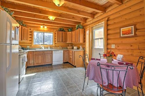 Expansive Alma Cabin with Hot Tub and Mountain Views!