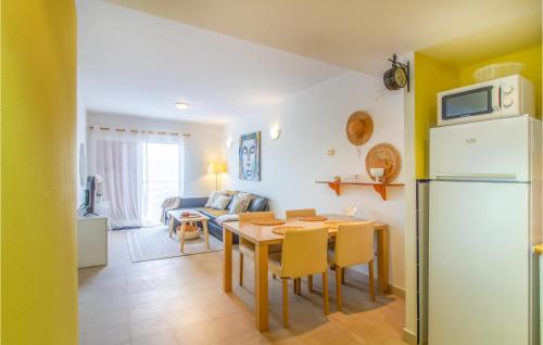 2 Bedroom Nice Apartment In Orihuela