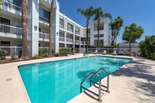 Quality Inn Placentia Anaheim Fullerton - image 7