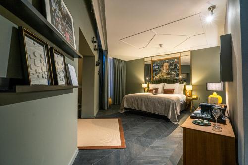 room detail thumbnail 0