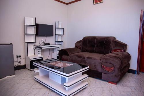 Yobo's Complex Guest House — Photo 2