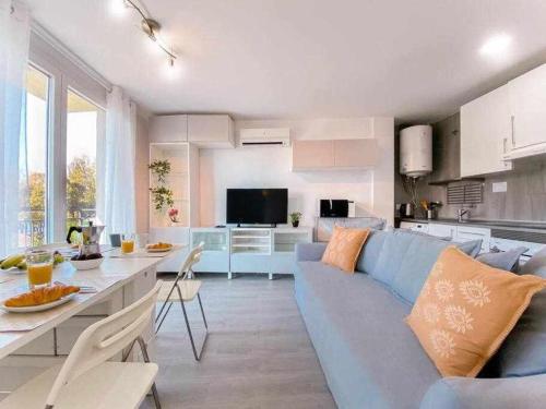 3 rooms Pedregalejo Malaga — other in Calle Pérez Escrich 1 3i, Málaga Spain, 29017