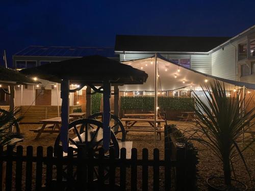 The Riverside inn - image 7