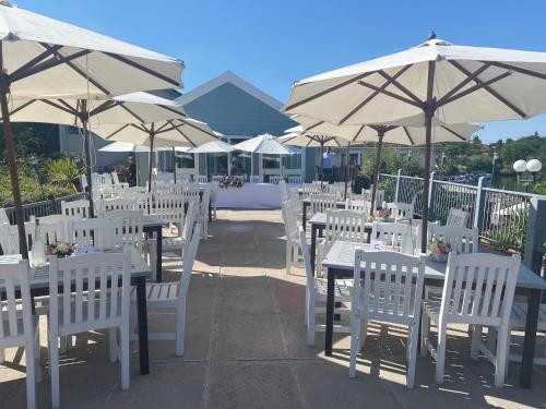 The Riverside inn in เคลส์ตัน