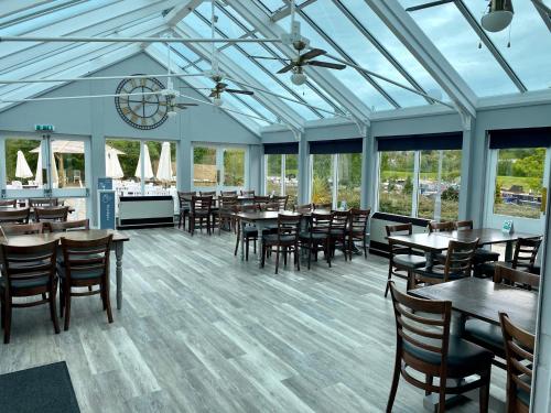 The Riverside inn in เคลส์ตัน