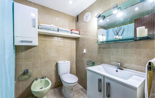Four-Bedroom Apartment image 3
