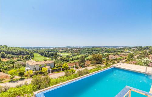  Amazing Home In San Roque With 7 Bedrooms, Wifi And Swimming Pool in San Roque