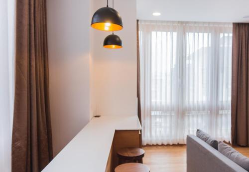 Deluxe Suite image 6