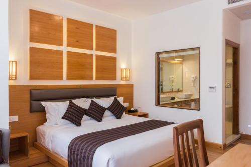 Deluxe Suite image 1