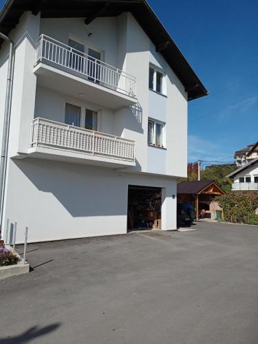 Stan na dan Masa in Pale