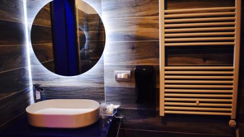 C rooms - Suite a tema con vasca - Motel Monza – Cinisello Balsamo, DC